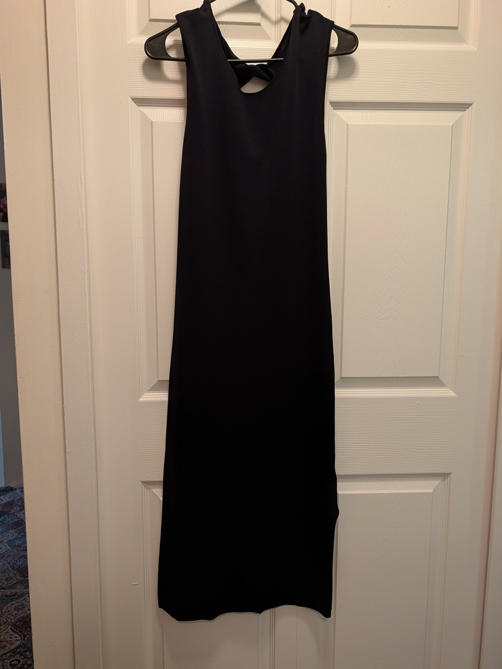 NWOT Elegant Black Sleeveless Maxi Dress with Back Keyhole Detail